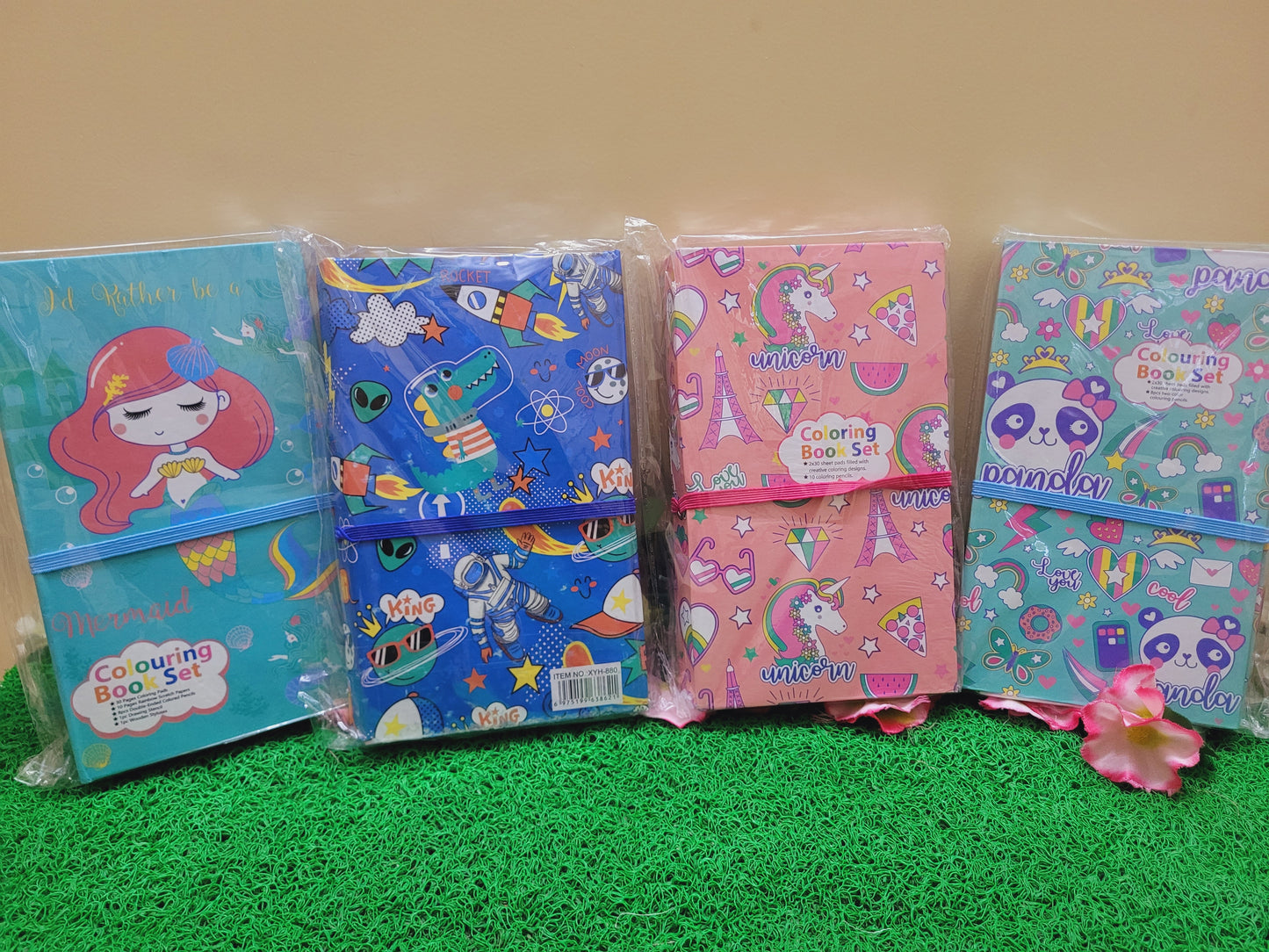 Trifold coloring book for kids