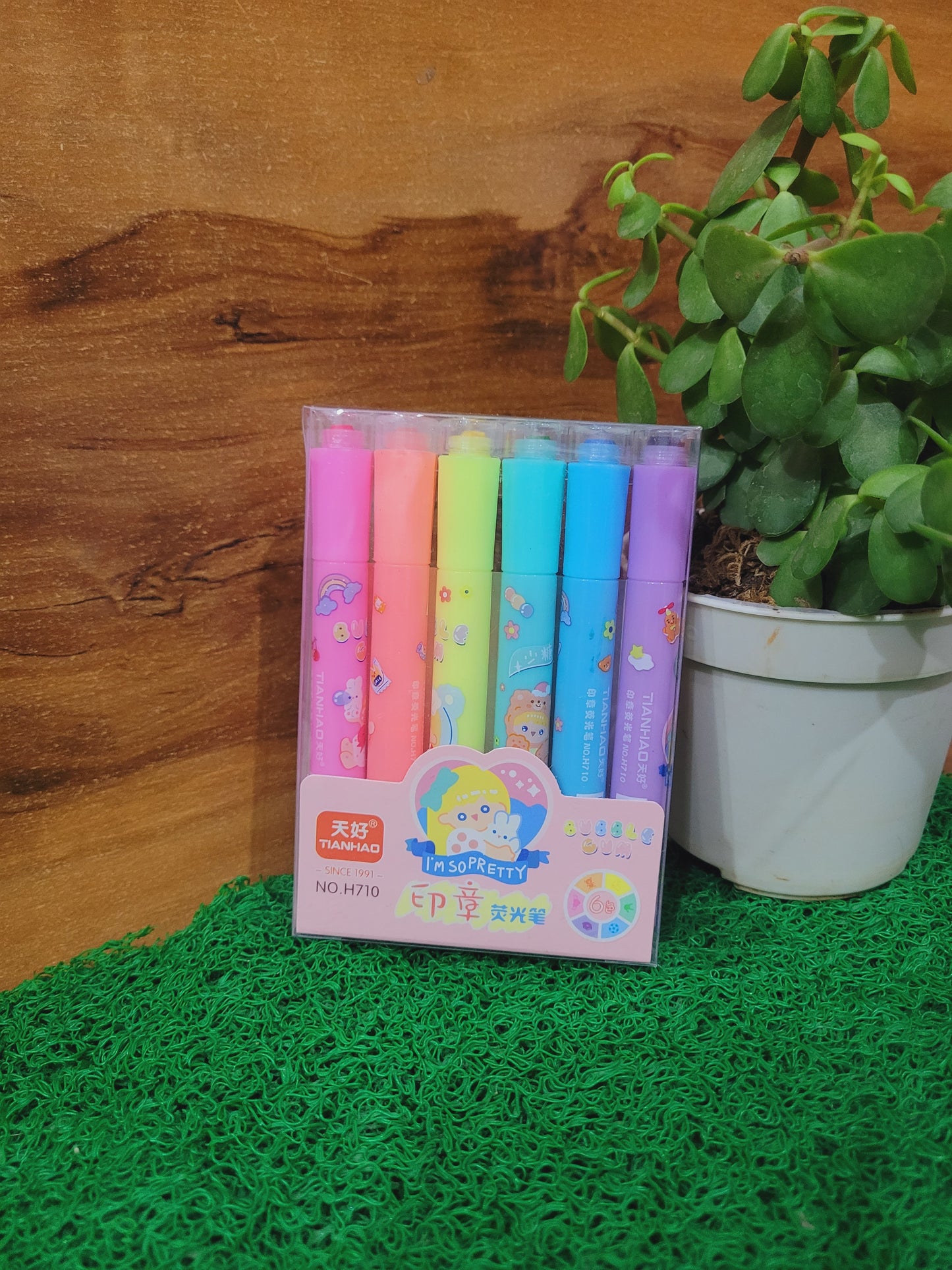 Pack of 6 Highlighters with Stamp