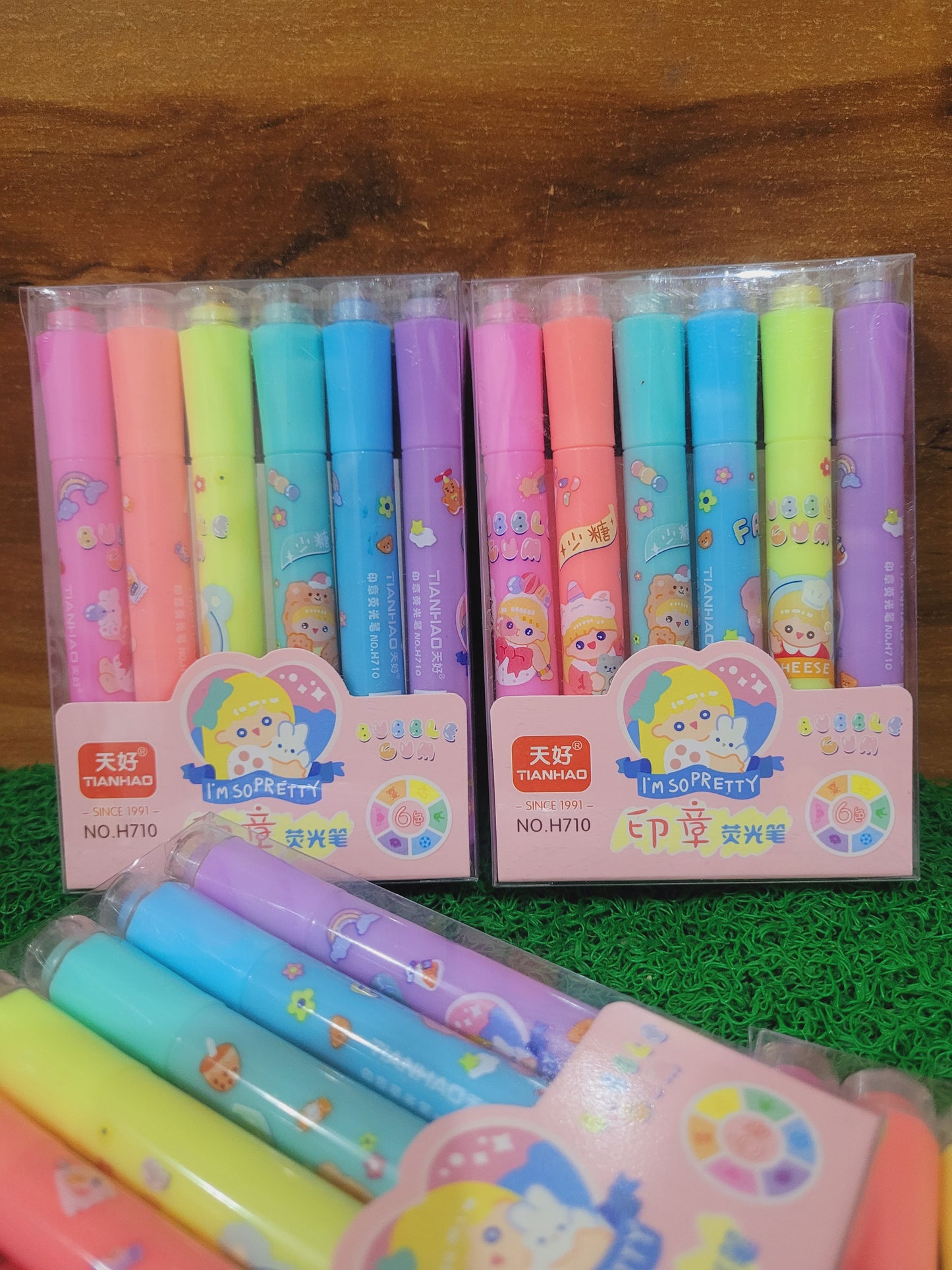 Pack of 6 Highlighters with Stamp