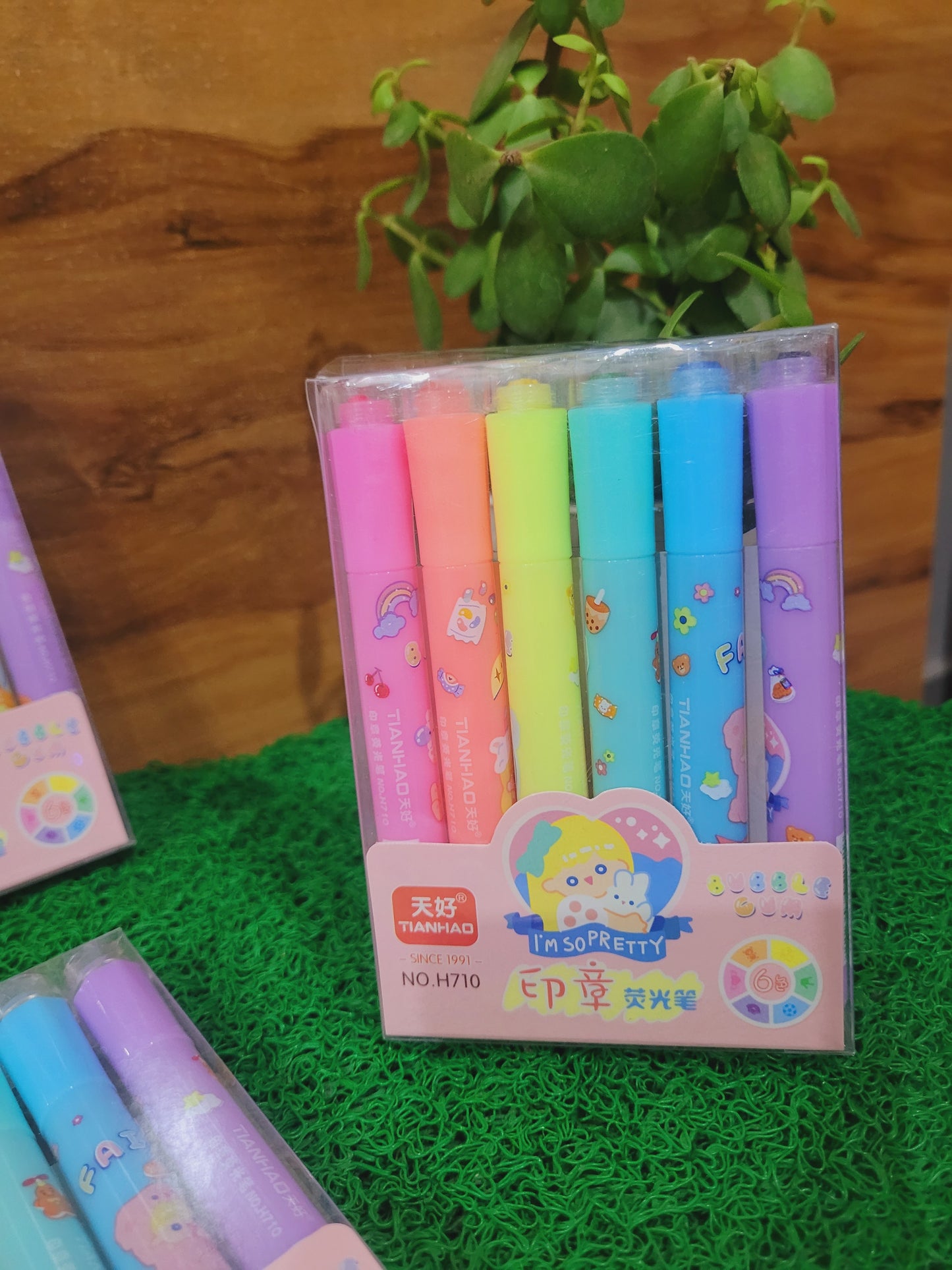 Pack of 6 Highlighters with Stamp