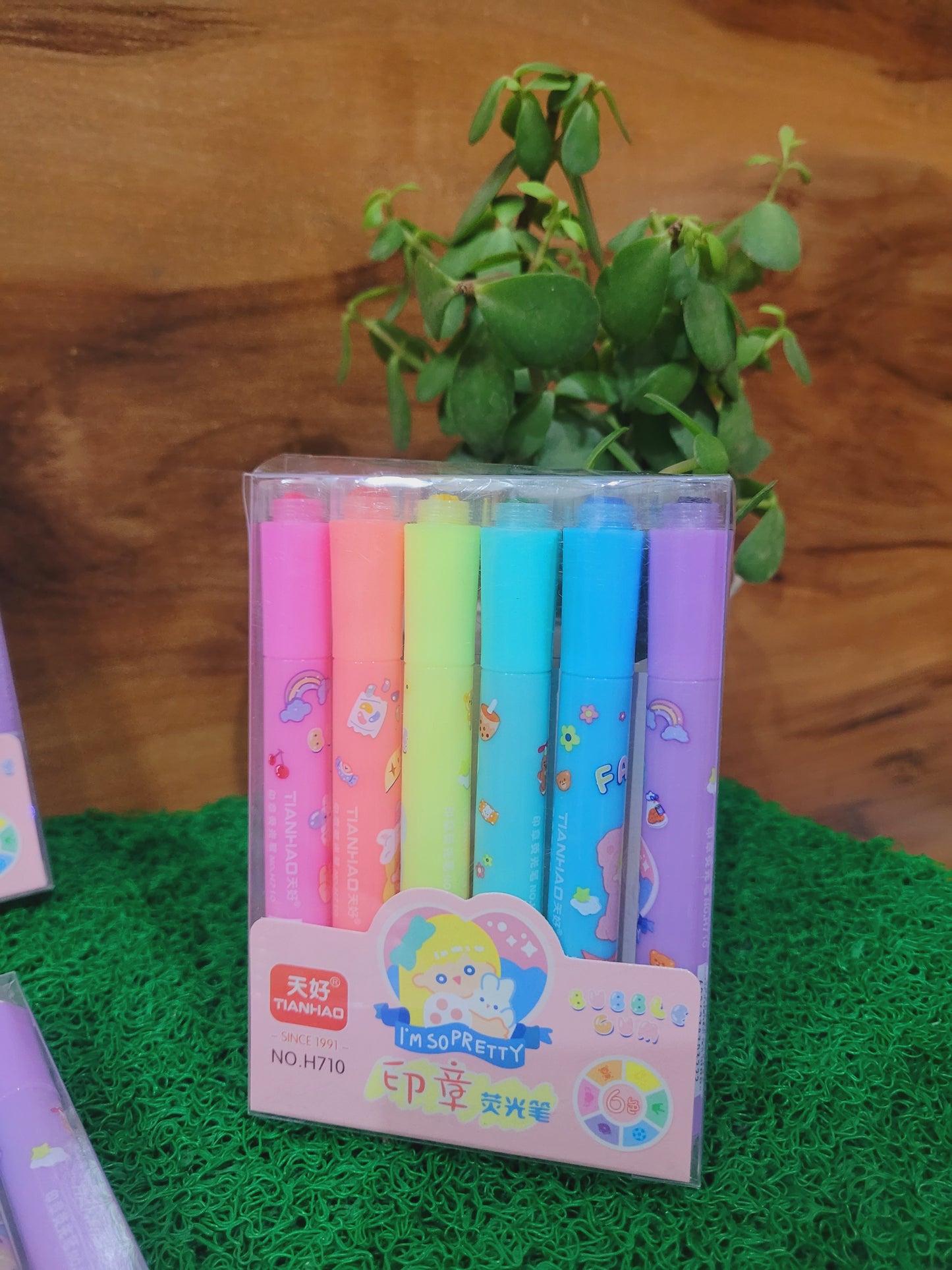 Pack of 6 Highlighters with Stamp