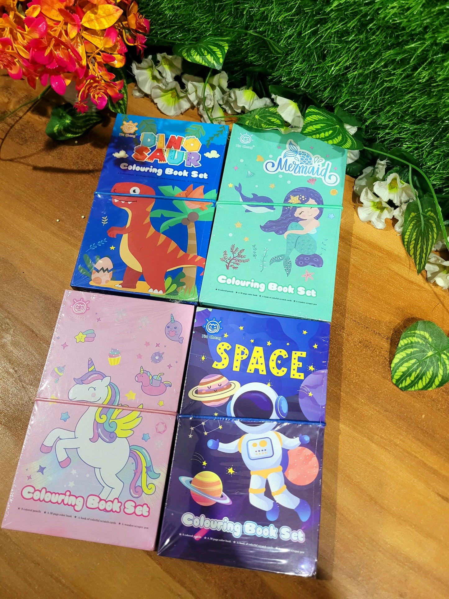 Trifold Colouring Book Set